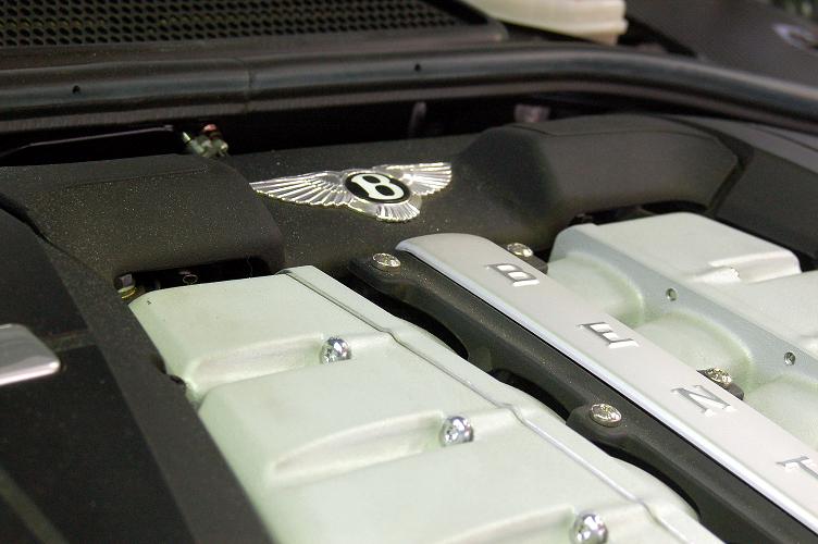 Bentley flying spur �����ꎮ �N���[�j���O�E�g���[�g�����g