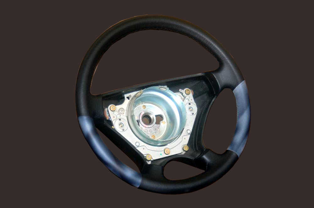 MercedesBenz �X�e�A�����O�E�V�t�g�m�u ����h��