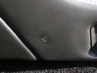 AstonMartin DB9 �Z���^�[�R���\�[���@���y�A